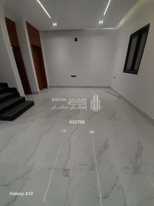 Apartment with 5 Bedrooms Al-Janadriyah, East Riyadh, Riyadh