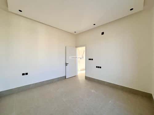 Building 450 SQM Facing East Al-Mahdiyah, West Riyadh, Riyadh