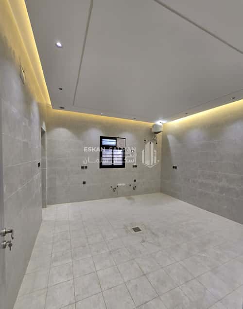 Floor 632 SQM with 7 bedrooms الورود، صامطة