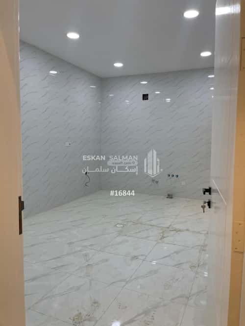 فيلا 200 متر مربع جنوبية على شارع 15م الحمراء الأول، الاحساء