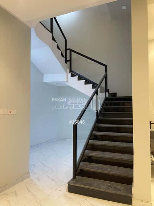 فيلا 200 متر مربع جنوبية على شارع 15م الحمراء الأول، الاحساء