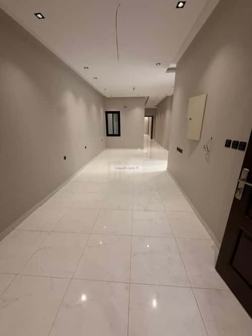 Villa 310 SQM with 1 Apartment Facing South Al-Wafaa, East Jeddah, Jeddah