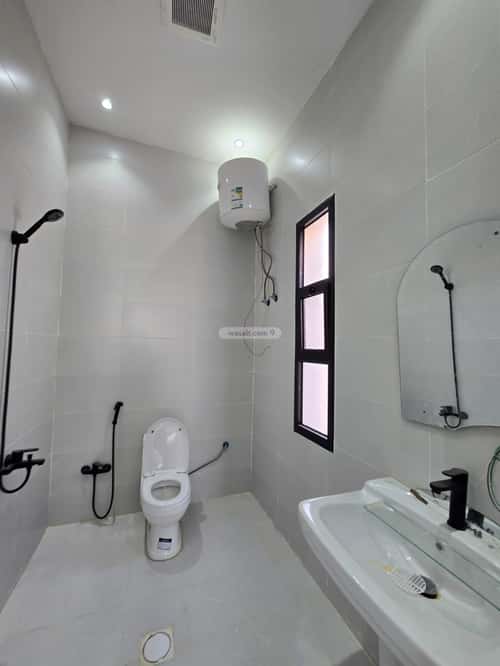 فيلا 5 غرف في العريجاء الغربي