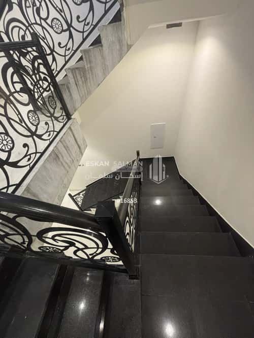 فيلا 377.76 متر مربع شمالية على شارع 20م الأمواج، الخبر