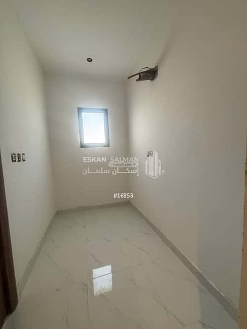 فيلا 377.76 متر مربع شمالية على شارع 20م الأمواج، الخبر