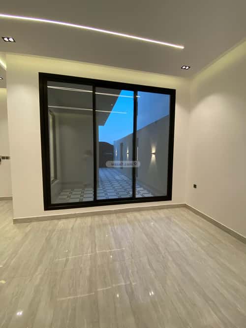 فيلا 194.35 متر مربع جنوبية على شارع 18م المعيزيلة، شرق الرياض، الرياض