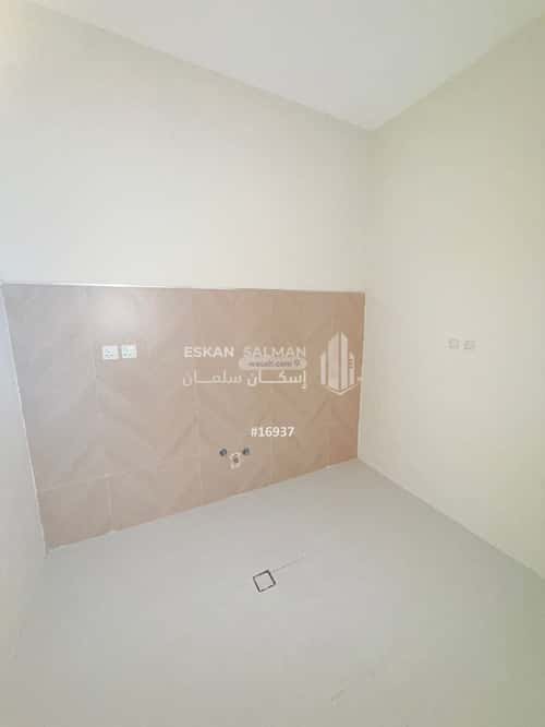 فيلا 325 متر مربع شرقية على شارع 15م الصواري، الخبر