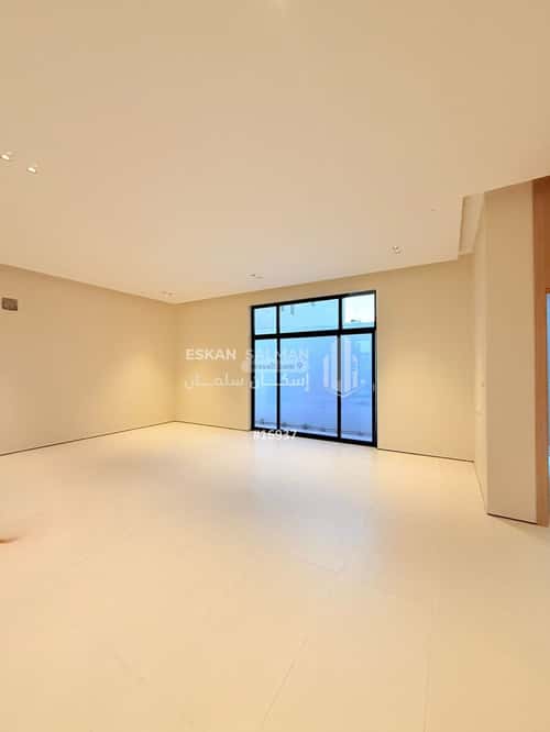 فيلا 325 متر مربع شرقية على شارع 15م الصواري، الخبر