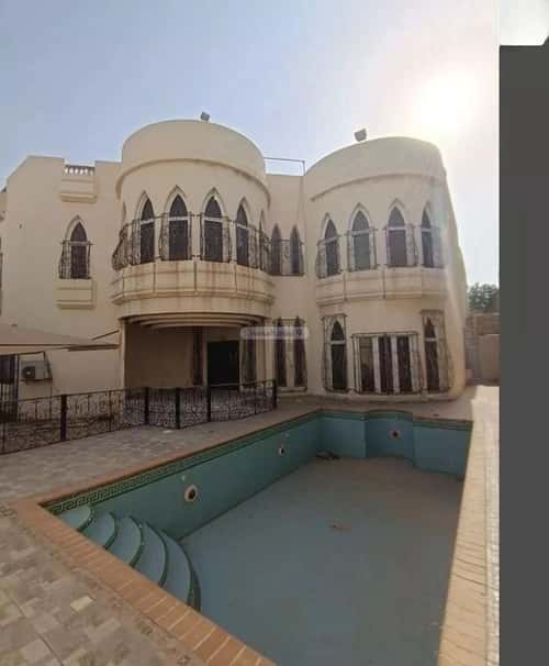 8 bedroom villa in Al Khalidiyyah