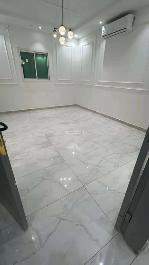 Floor 205 SQM with 7 Bedrooms Ar-Rimal, East Riyadh, Riyadh