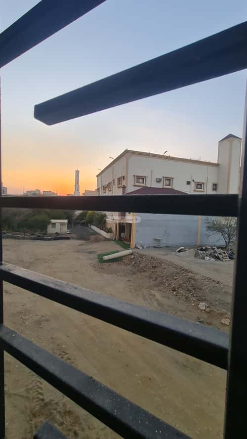 شقة 231 متر مربع ب 6 غرف الجامعيين، خميس مشيط