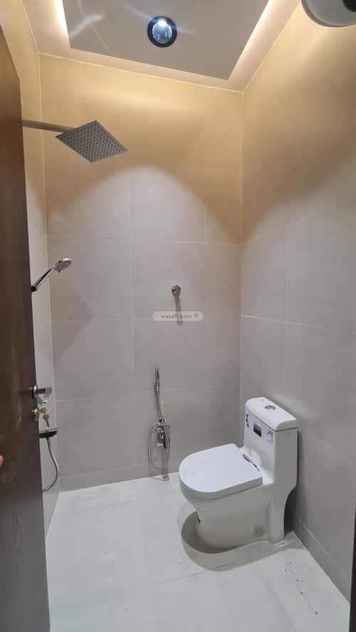 شقة 231 متر مربع ب 6 غرف الجامعيين، خميس مشيط