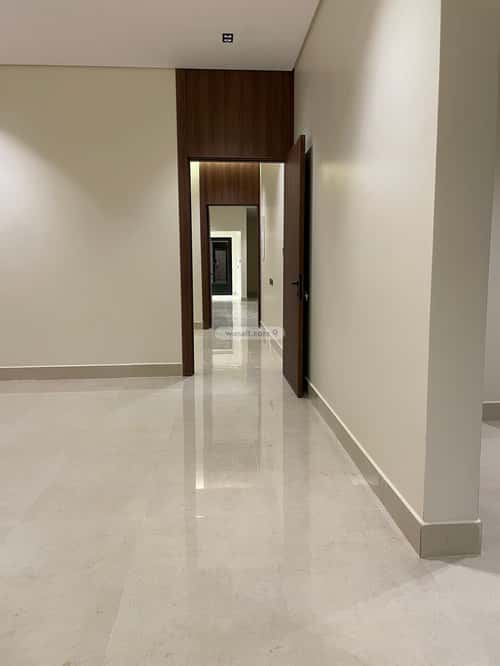 فيلا 413 متر مربع غربية على شارع 15م ظهرة العودة شرق، الدرعية