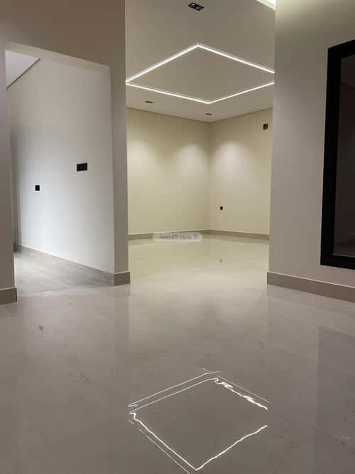 فيلا 413 متر مربع غربية على شارع 15م ظهرة العودة شرق، الدرعية