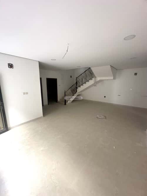 فيلا 250 متر مربع شمالية على شارع 15م الجلوية، الدمام