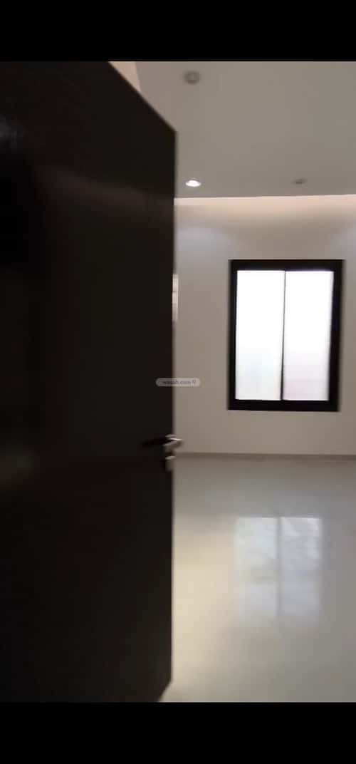 Floor 239.98 SQM with 5 Bedrooms Haya Nawah, Almuzahimih