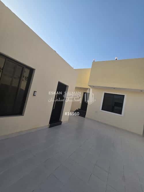 فيلا 256.8 متر مربع جنوبية على شارع 25م الوفاء، شرق جدة، جدة