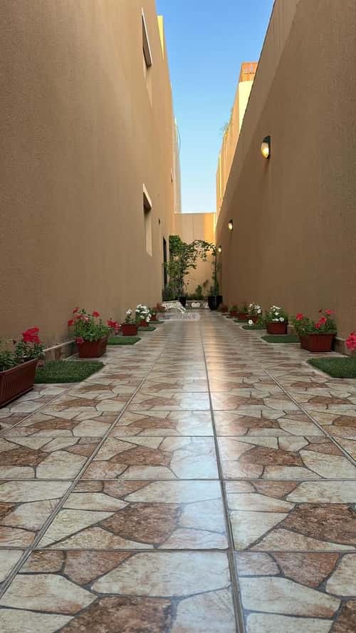 فيلا 390 متر مربع غربية على شارع 15م الصحافة، شمال الرياض، الرياض