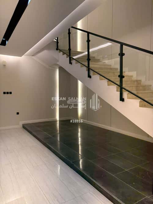 فيلا 467.94 متر مربع شمالية على شارع 15م الخالدية، الطائف