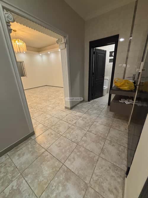 Floor 450 SQM with 5 Bedrooms Qurtubah, East Riyadh, Riyadh