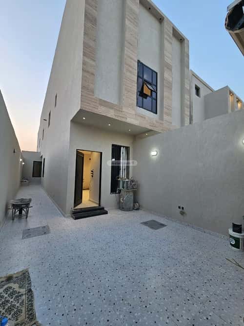 Floor 212.74 SQM with 5 Bedrooms Dahiat Namar, West Riyadh, Riyadh