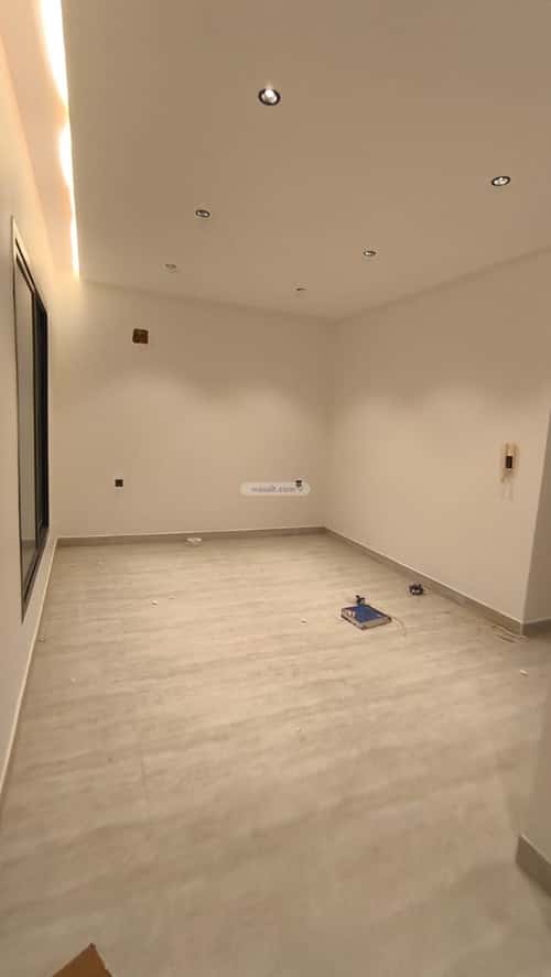 فيلا 202.72 متر مربع شرقية على شارع 20م سلطانة، غرب الرياض، الرياض