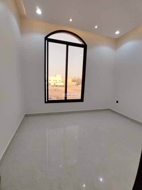 Floor 242 SQM with 5 bedrooms الندوة، شرق الرياض، الرياض