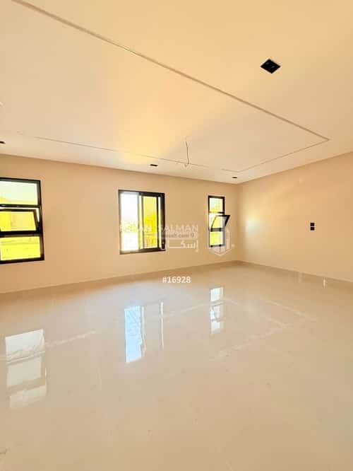 فيلا 369.6 متر مربع شمالية على شارع 30م الشراع، الخبر