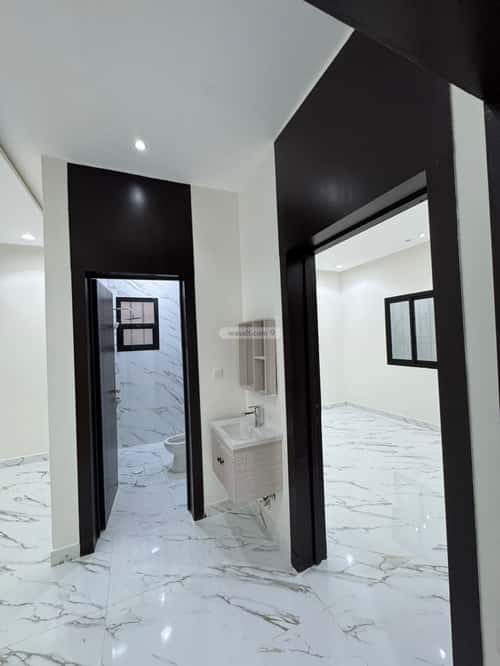 فيلا 200 متر مربع شرقية على شارع 15م طويق، غرب الرياض، الرياض