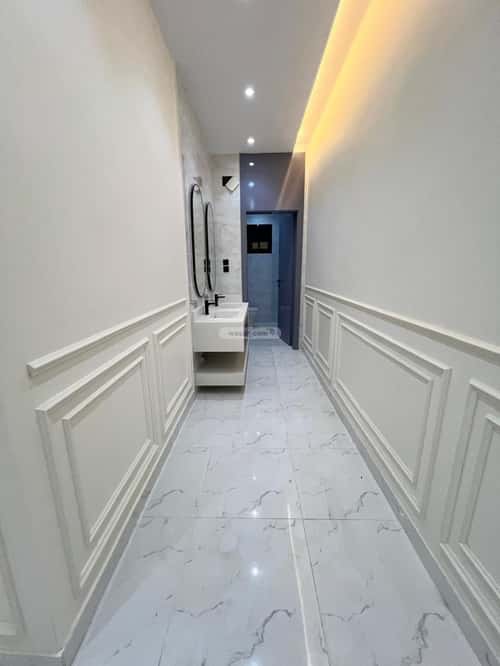 Floor 450 SQM with 6 Bedrooms The Housing District, Alttayif