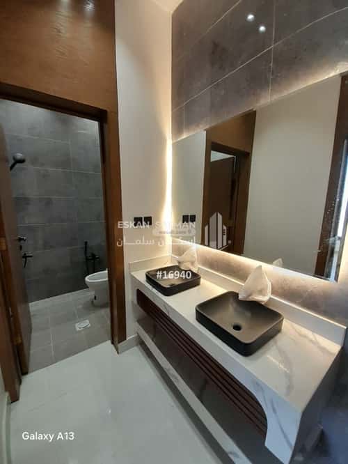 Apartment with 6 Bedrooms Al-Janadriyah, East Riyadh, Riyadh