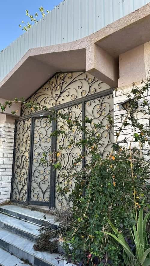 فيلا 339.39 متر مربع شمالية على شارع 12م السداد، الطائف