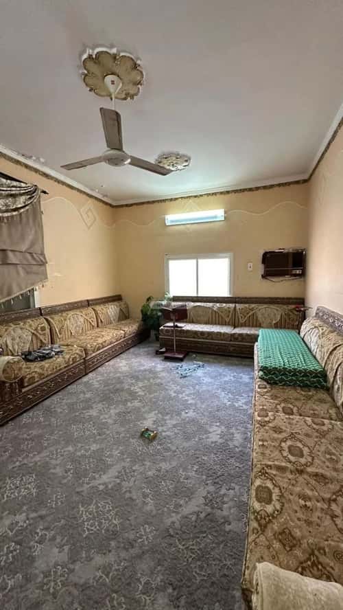 فيلا 339.39 متر مربع شمالية على شارع 12م السداد، الطائف