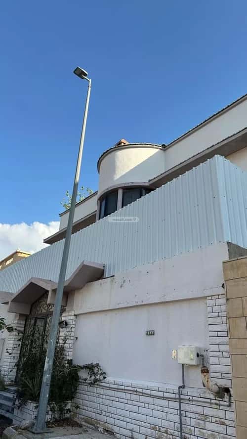 فيلا 339.39 متر مربع شمالية على شارع 12م السداد، الطائف