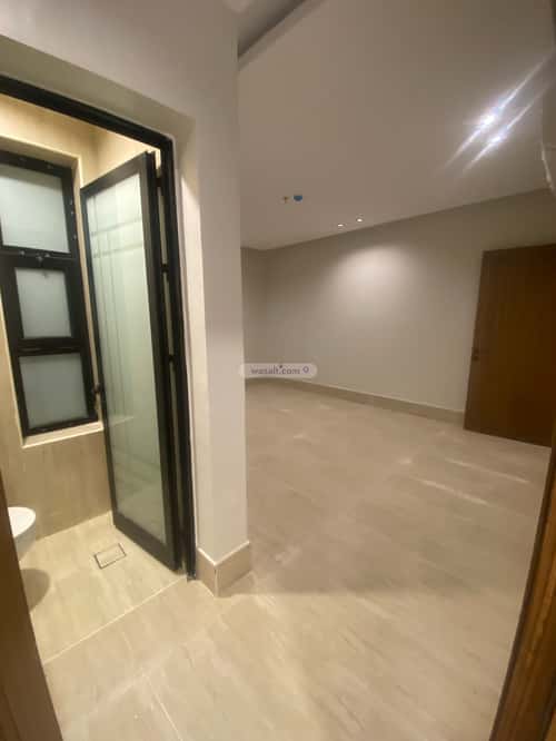 Apartment with 4 bedrooms الحمراء، الخبر