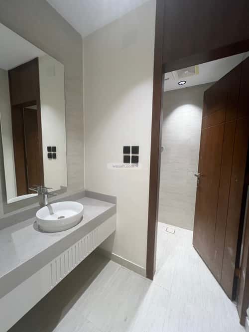 شقة ب 5 غرف المعلاة، أحد رفيدة