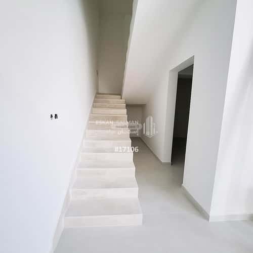 فيلا 247.35 متر مربع شمالية على شارع 18م ضاحية الملك فهد، الدمام