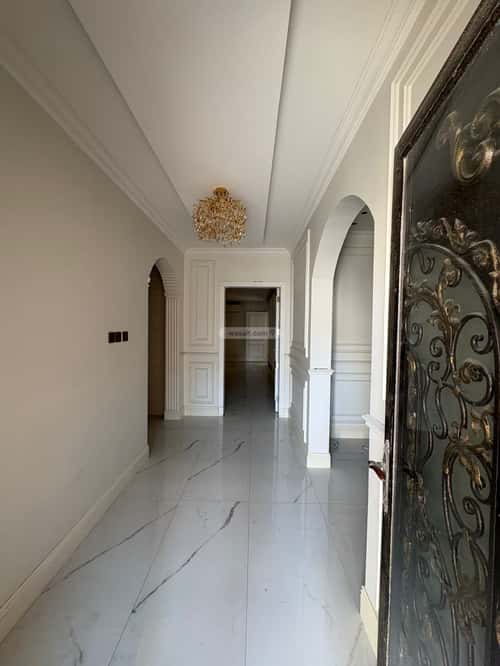 Villa 424 SQM Facing West with 8 Bedrooms Al Tahlyah, Khobar