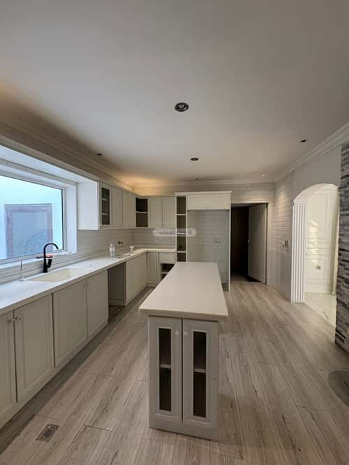 Villa 424 SQM Facing West with 8 Bedrooms Al Tahlyah, Khobar