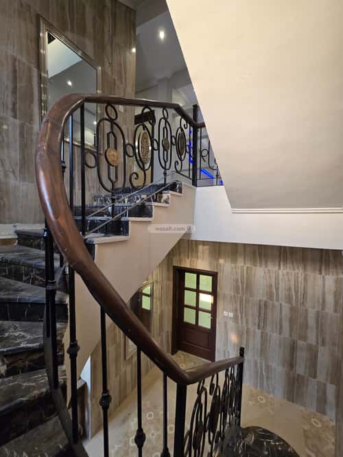 فيلا 525 متر مربع شمالية على شارع 15م الياقوت، شمال جدة، جدة