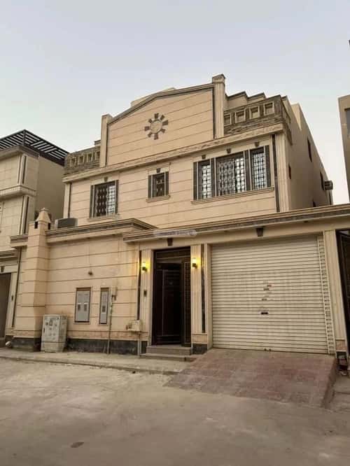 8 bedroom villa in Al Rimal