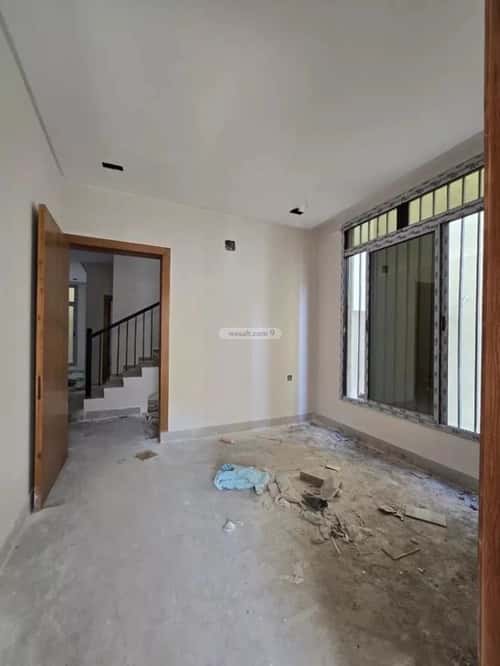 فيلا 6 غرف في العريجاء الغربي