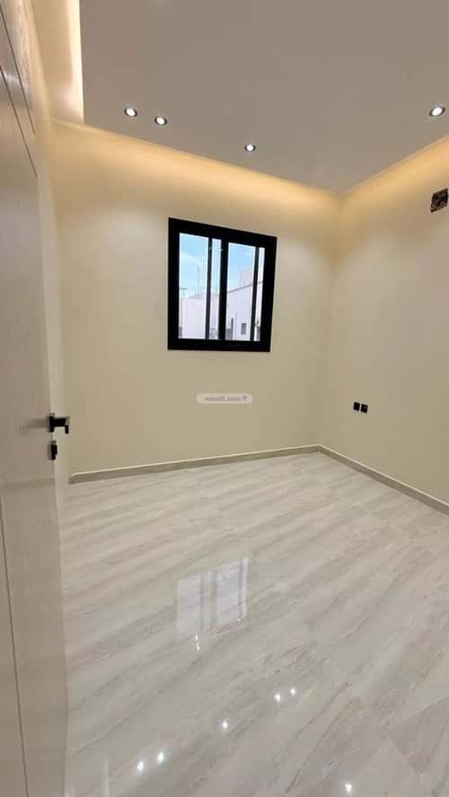 فيلا 200 متر مربع شمالية على شارع 15م العريجاء الأوسط، غرب الرياض، الرياض