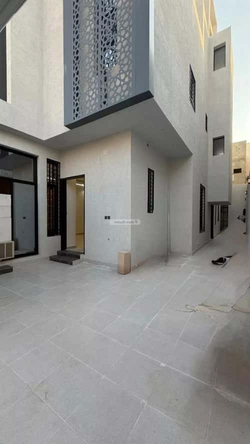 Villa 200 SQM Facing North on 15m Width Street Middle Al-Uraija, West Riyadh, Riyadh