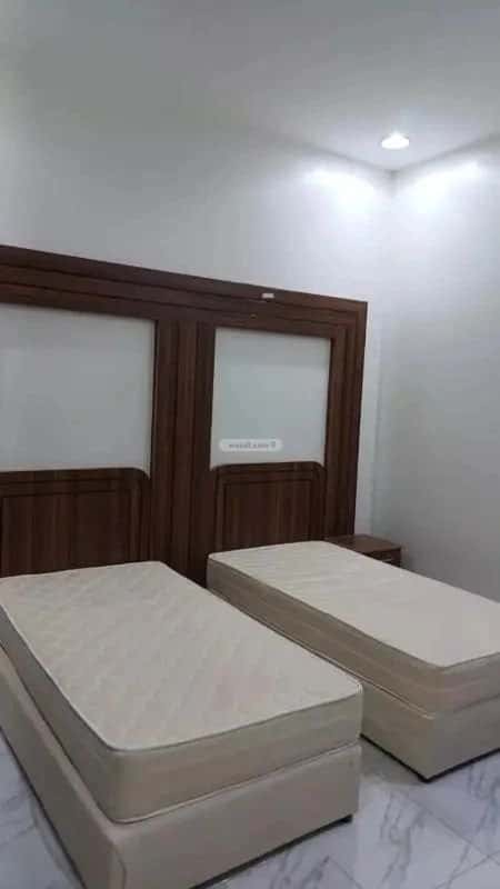 شقة بغرفة السلام، الخرج