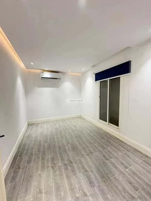 Building 700 SQM Facing South Ad-Duraihemiyah, West Riyadh, Riyadh