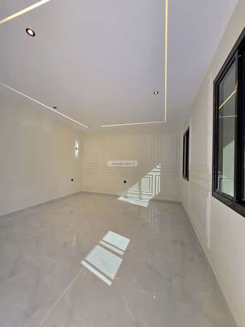 فيلا 297.09 متر مربع شرقية على شارع 20م الرحاب، الطائف