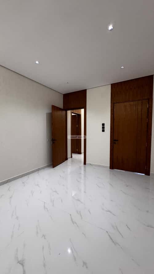 Floor 412.56 SQM with 3 Bedrooms Al Fakhriyah, Eanizah