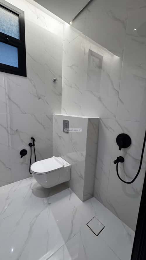 Floor 412.56 SQM with 3 Bedrooms Al Fakhriyah, Eanizah