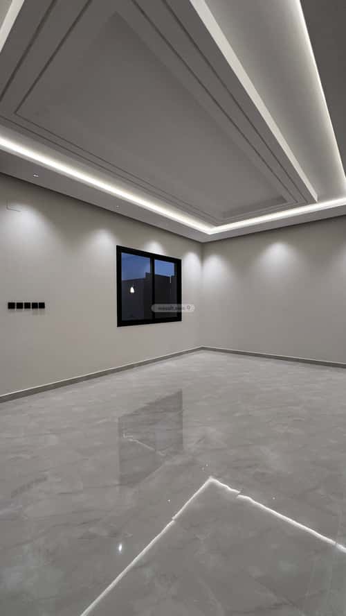 Floor 525 SQM with 3 Bedrooms As Safa, Eanizah